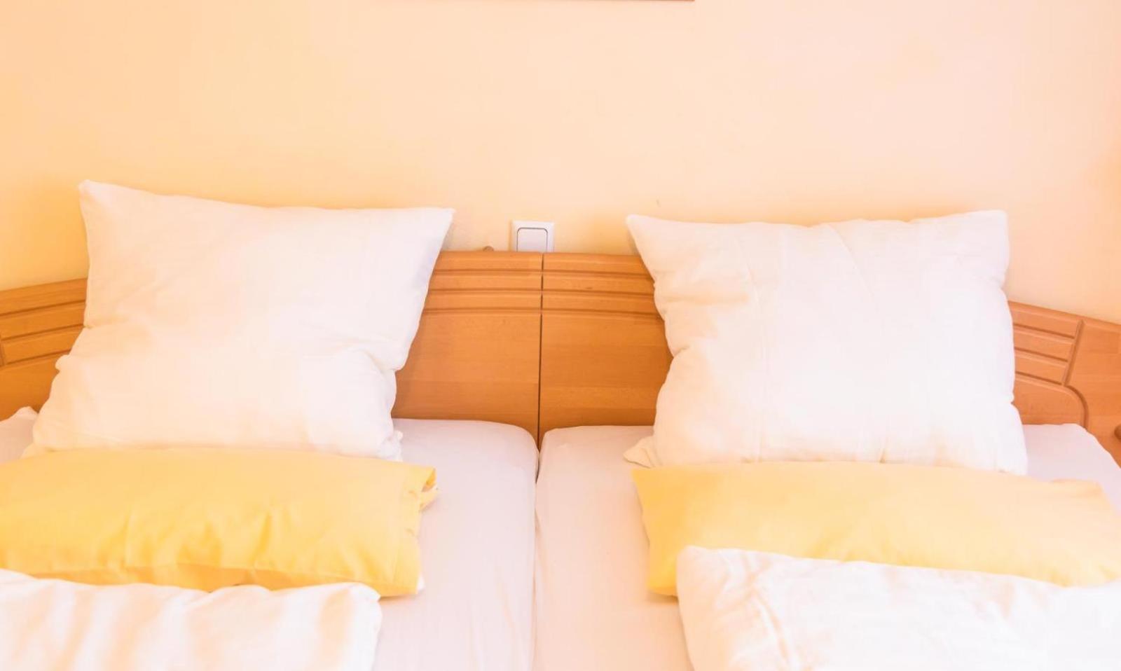 Ferienwohnung 4 Am Petersberg Neef ภายนอก รูปภาพ