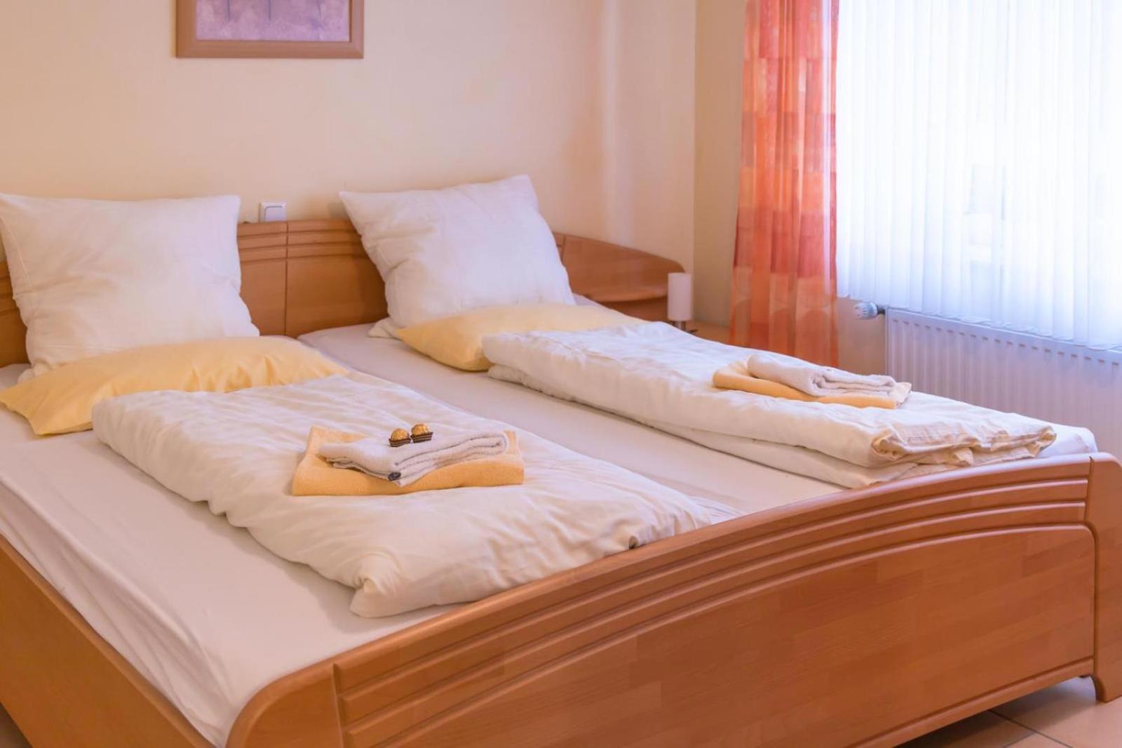 Ferienwohnung 4 Am Petersberg Neef ภายนอก รูปภาพ